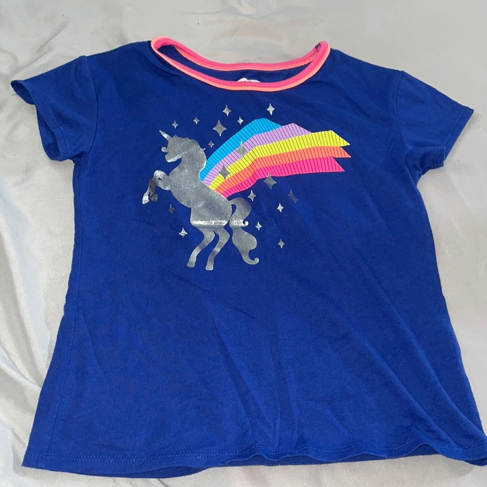 Kids Garanimals blue shirt. it is a size US 7